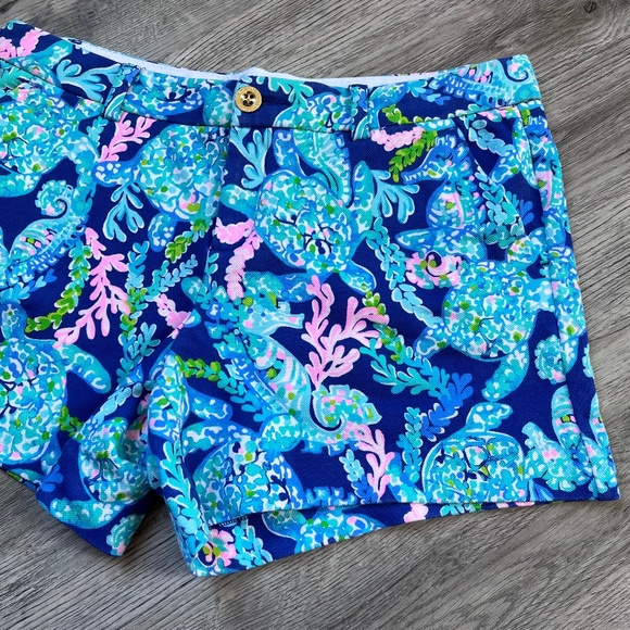 Lilly Pulitzer Turtle Villa Shorts Sz 12 - Picture 2 of 9